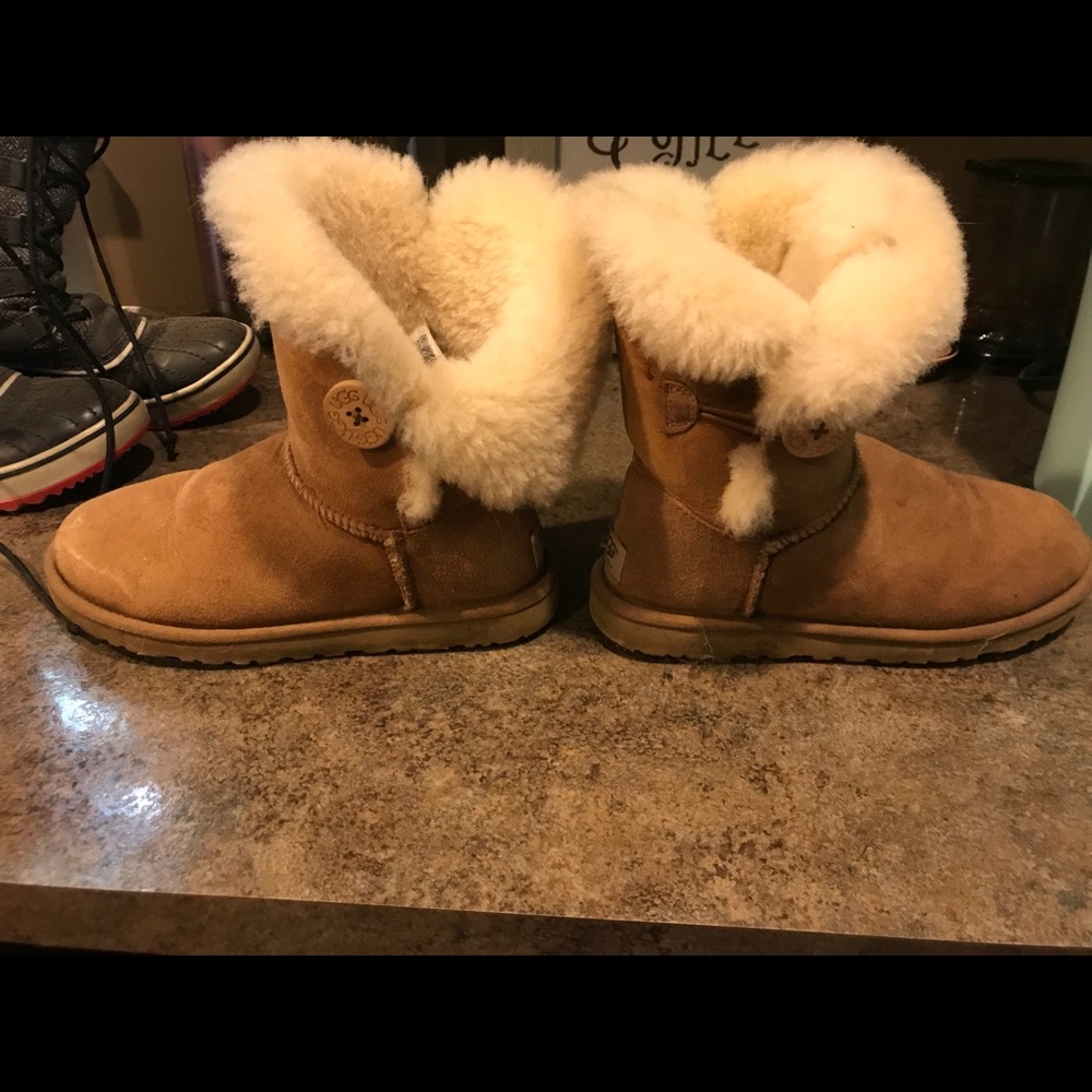 Ugg Bailey Button - image 4